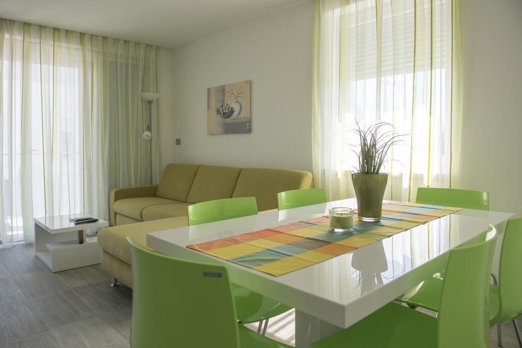 אומאג Villa Danex Premium מראה חיצוני תמונה