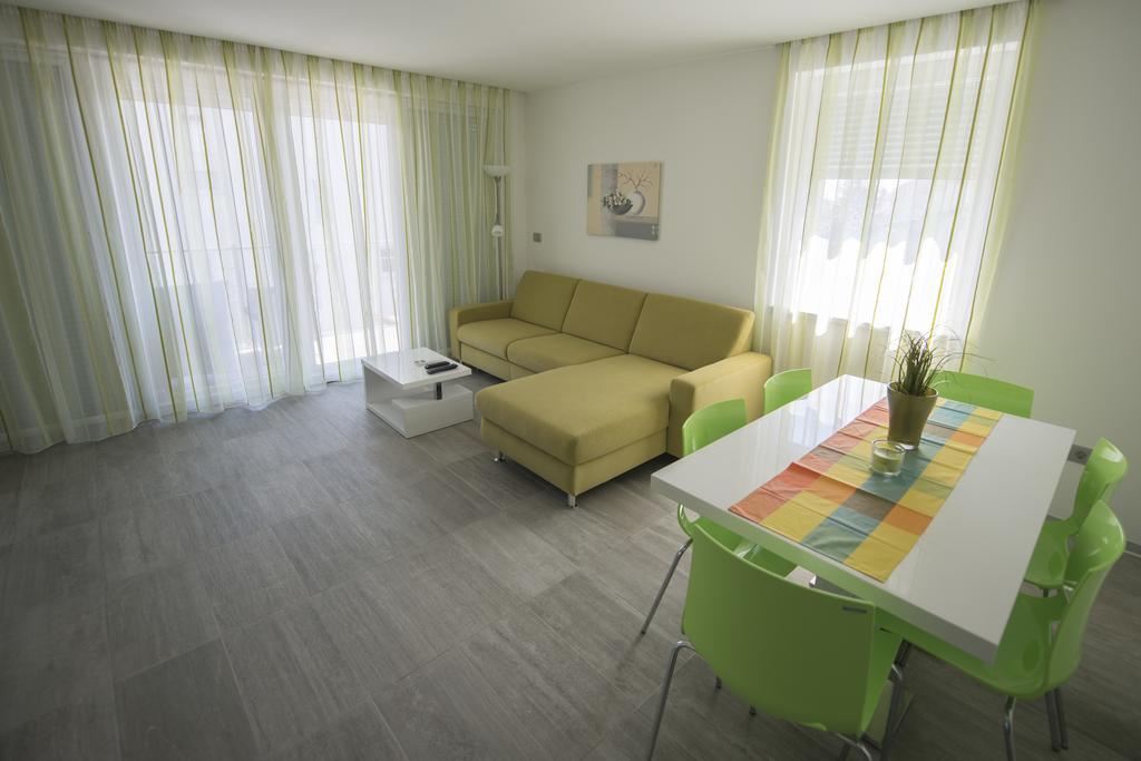אומאג Villa Danex Premium חדר תמונה