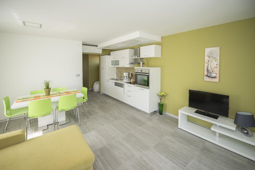 אומאג Villa Danex Premium חדר תמונה